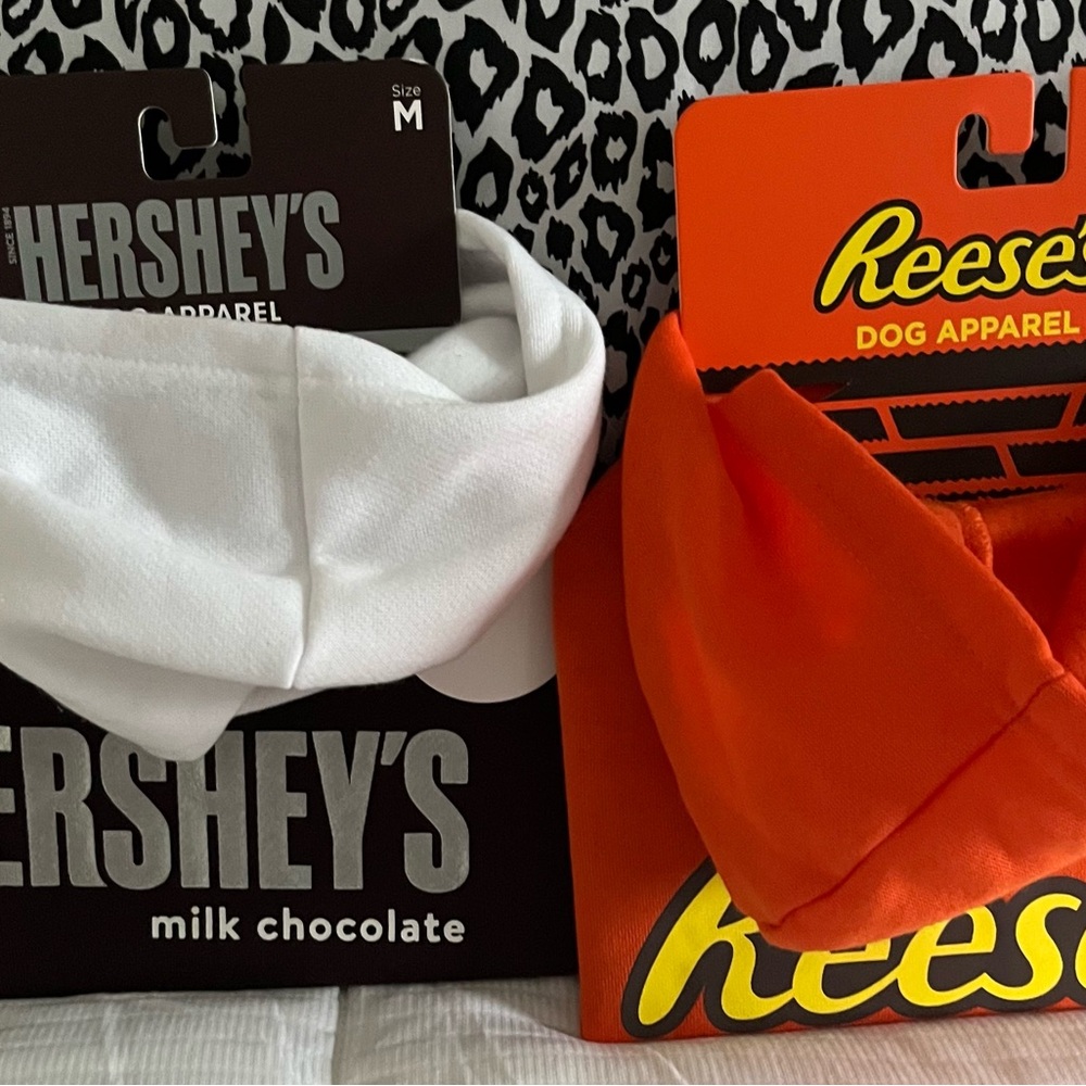 NEW SIZE M  Dog Hoodie - HERSHEYS & REESES PBC